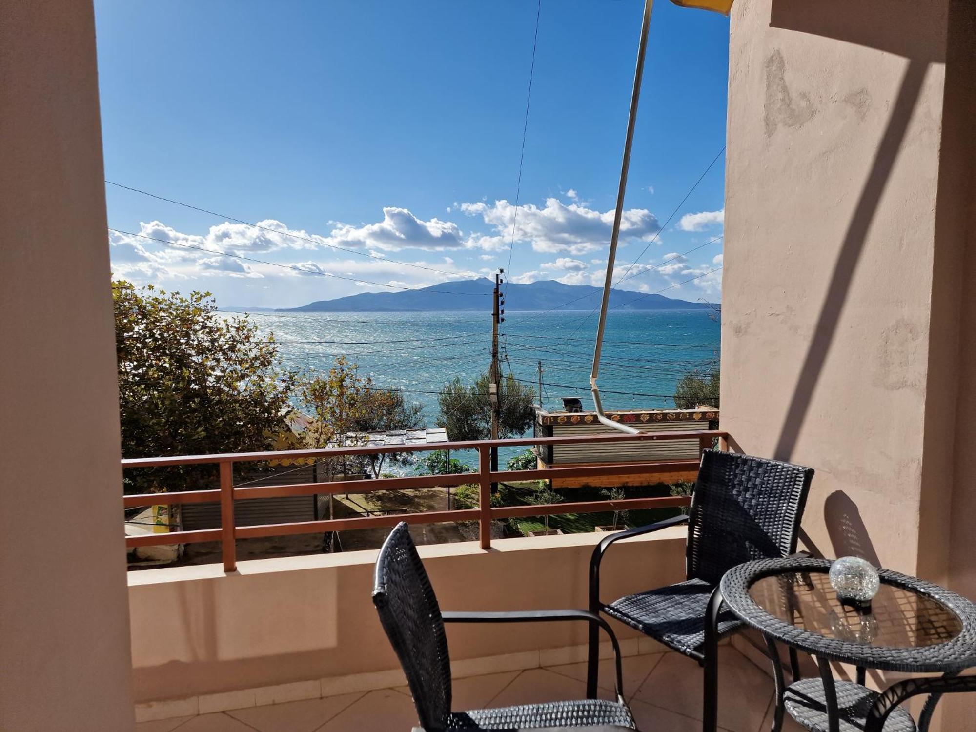 Orange Corner Apartment Sarandë Exteriör bild