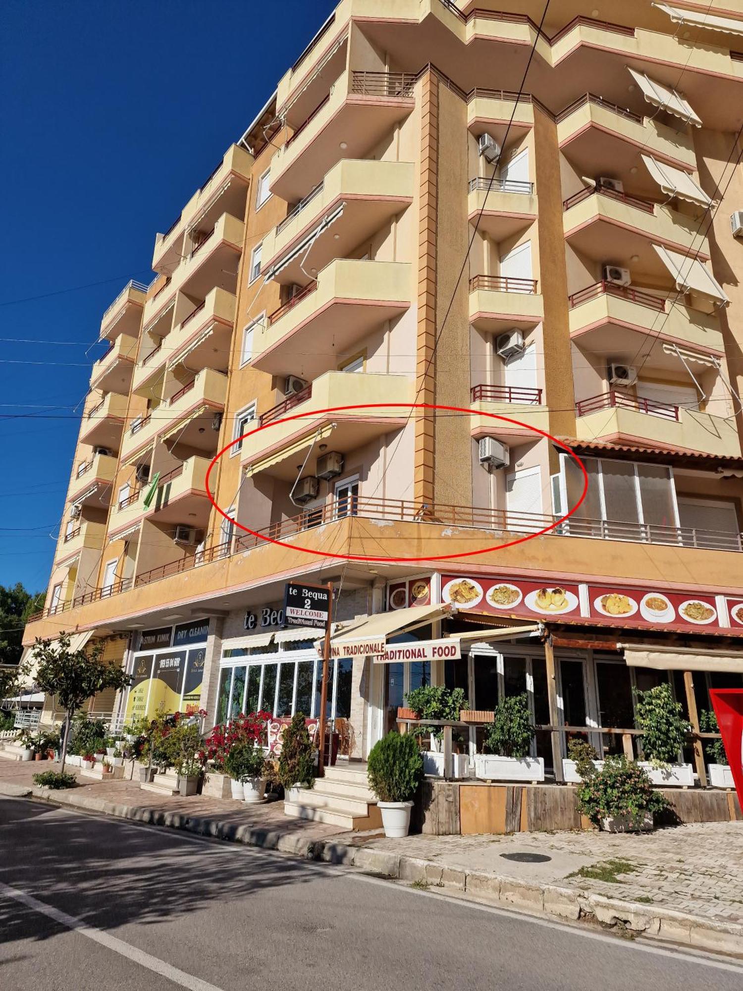 Orange Corner Apartment Sarandë Exteriör bild