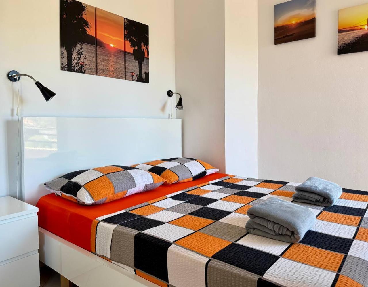 Orange Corner Apartment Sarandë Exteriör bild